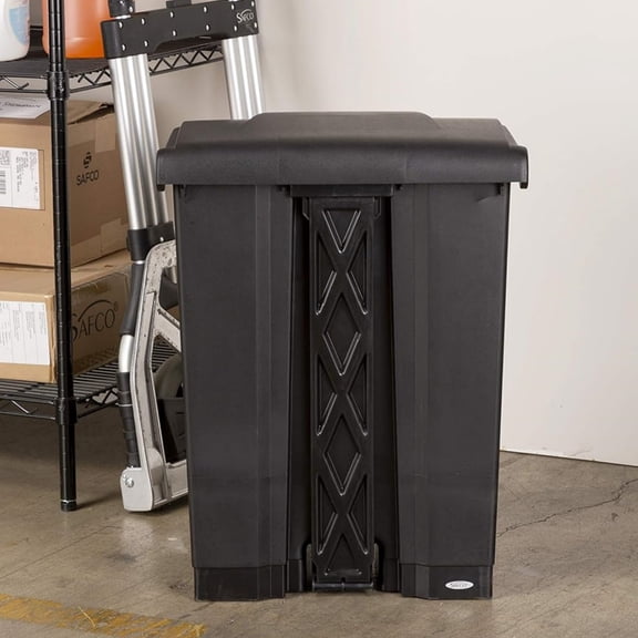 Plastic Trash Can with Foot Pedal, 23 Gallon Garbage Can for Kitchen, Indoor or Outdoor Use, Hands Free, Black