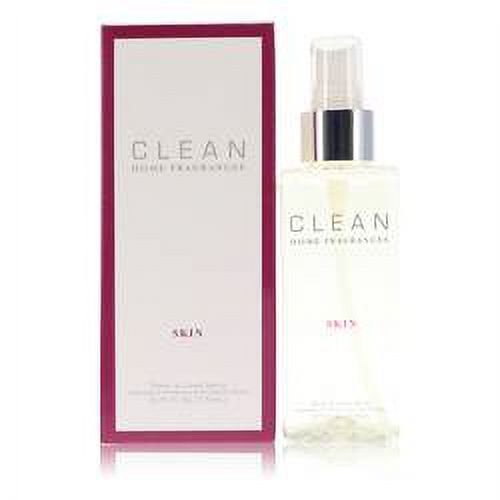 Limpie la habitaci�n de la piel y el spray de lino por limpio Clean Model