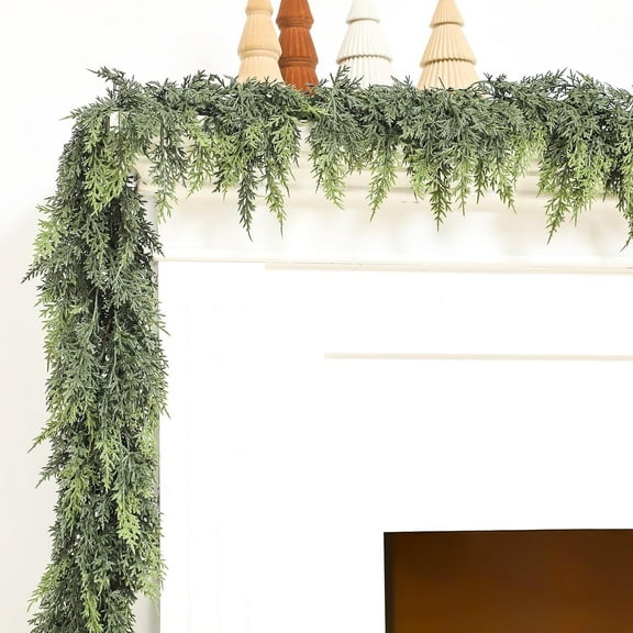 Guvpev 2Pcs Christmas Cedar Garland, 9FT Realistic Gradual Green Cedar Pine Needles Garland, Artificial Faux Greenery Garland Christmas Decorations for Mantel, Table, Winter, Holiday Seasonal Decor