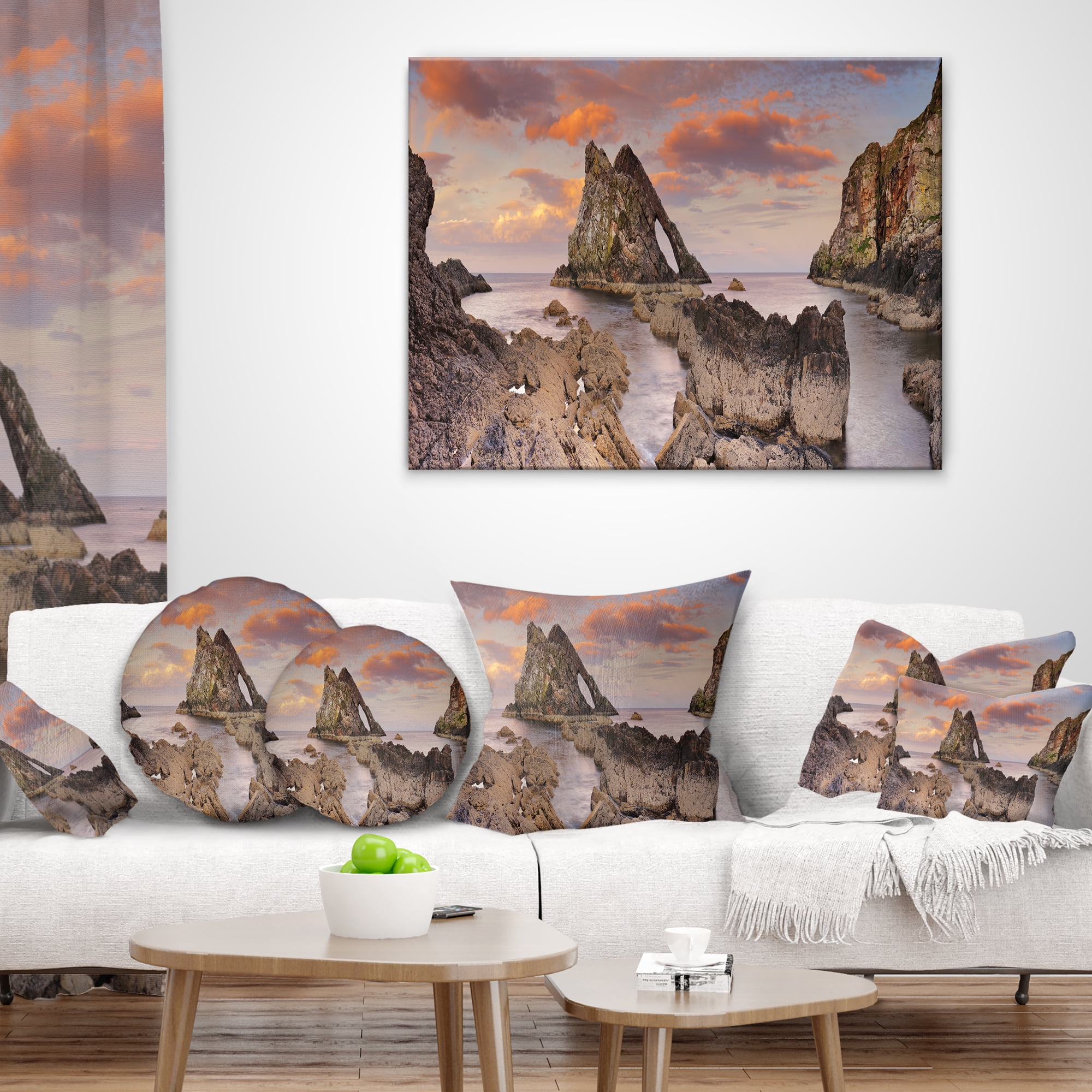 Designart Bow Fiddle Rock Scotland - Seashore Throw Pillow - 16x16