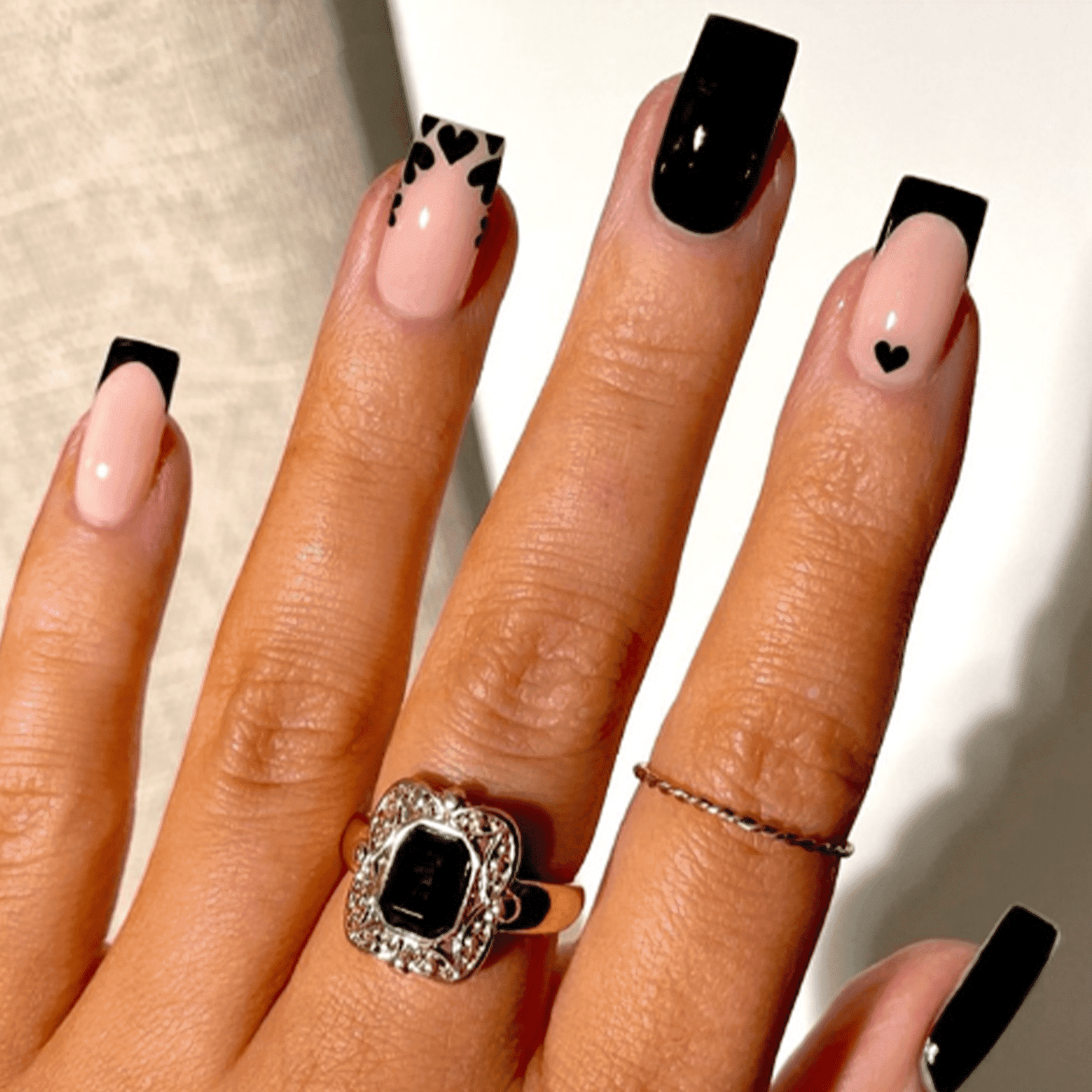 RAGUPEL 2026 New French Tip Press on Nails Short Almond Shape Short Nail Tips Safe Abs Press on Nails Short Almond for Party Wedding Office Style4