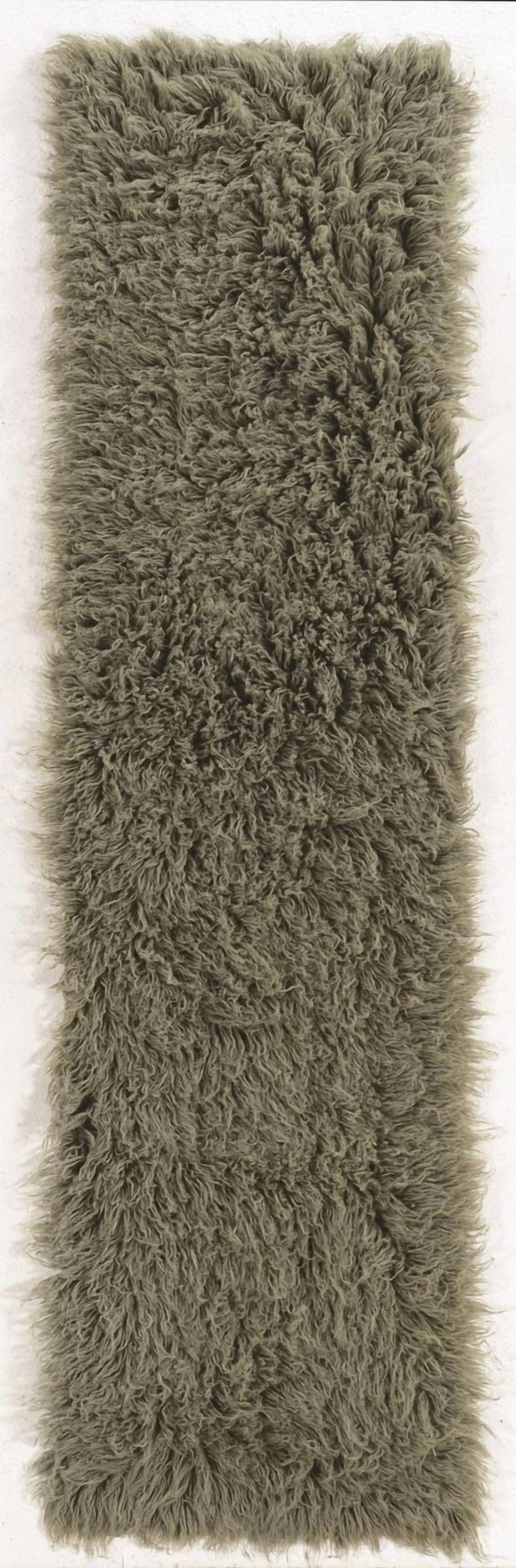 Tapis de couloir Nouveau Flokati 1400 gr de 2' 4" x 8' 6", Olive