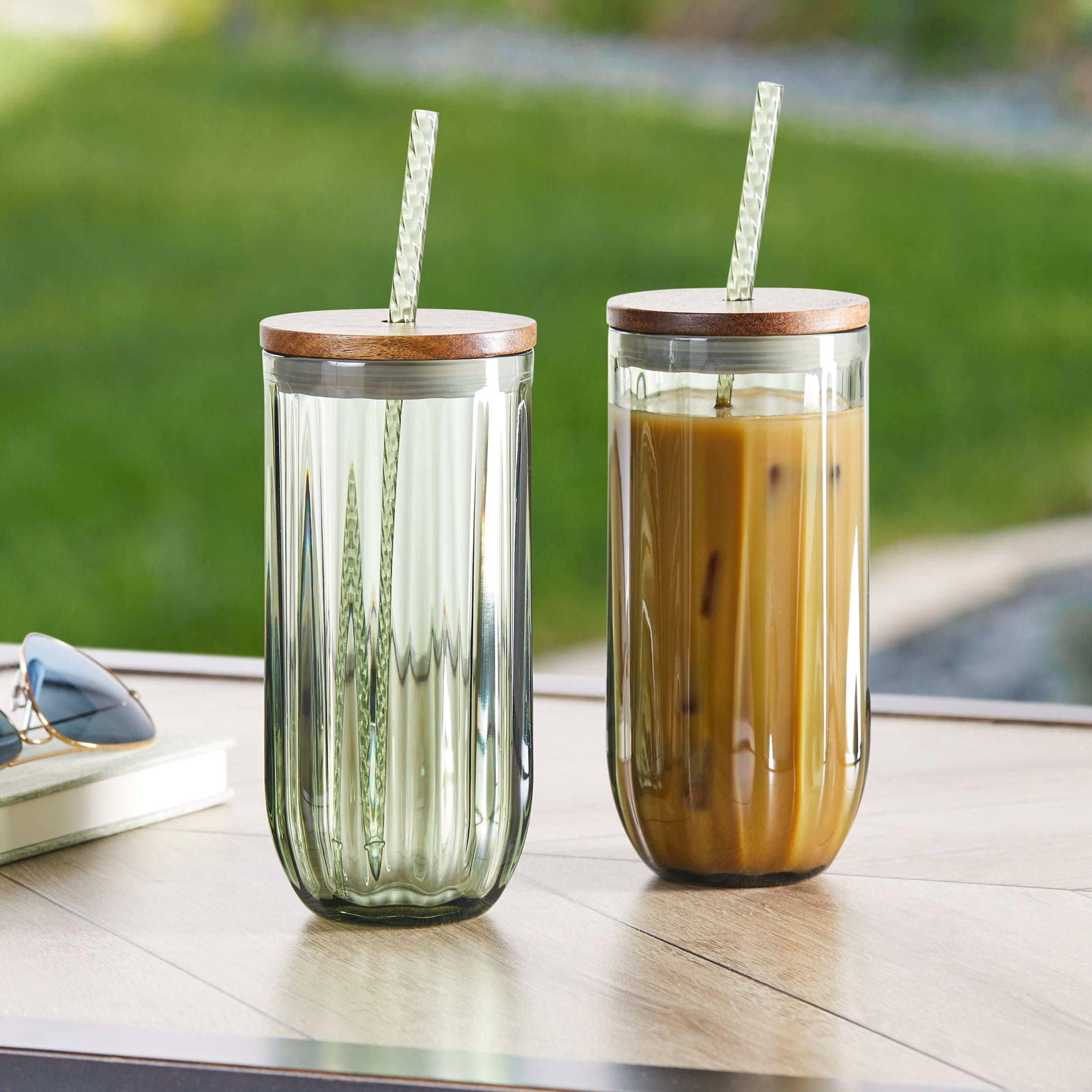 Better Homes & Gardens 4-Piece 21-Ounce Tritan Plastic Sipper and Straw with Acacia Wood Lid Set, Green
