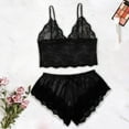 thumbnail image 2 of Ensemble de Pyjama pour Femmes en Satin avec Dentelle, Camisole à Col en V et Short à Nœud, 2 of 9