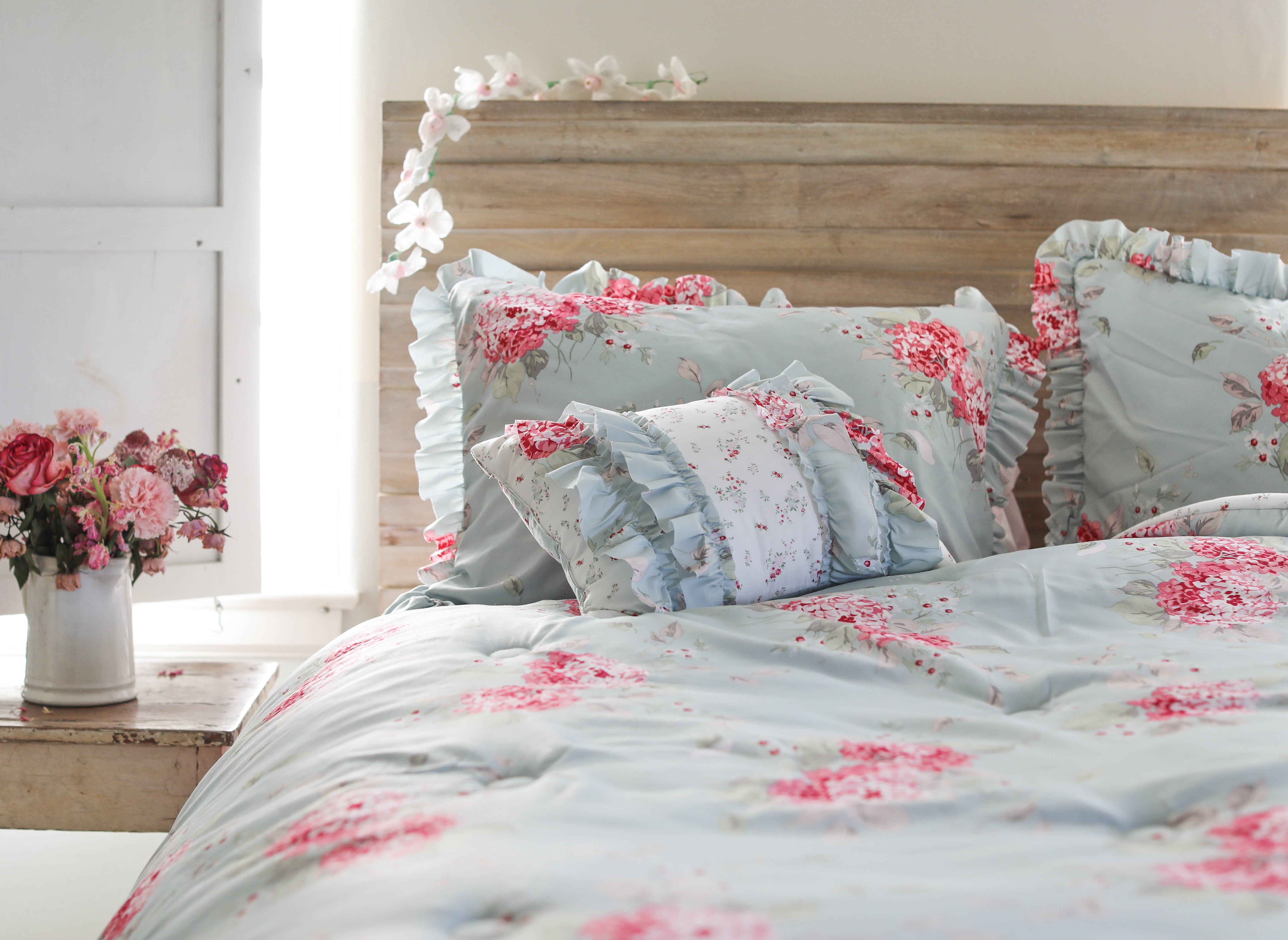 Simply Shabby Chic Belle Hydrangea 3-Piece Soft Washed Microfiber Comforter Set, Twin