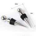 thumbnail image 5 of Juego de tapones para botellas BRILLAR Wine Collection sellador protector plateado 3 piezas, 5 of 5