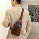 thumbnail image 4 of Mochila de pecho cruzada con bandolera con bandolera para hombres y mujeres | Cuero de poliuretano | Correa ajustable | Agujero de auriculares | Encaja en tableta de 7,9" | Café Negro Marrón, 4 of 6