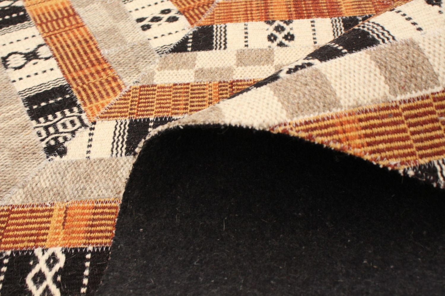 ECARPETGALLERY 5'0" x 8'0" Transitional Río Handmade Area Rug for Living Room, Dining Room and Bedroom in Brown