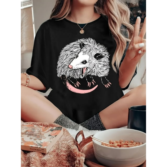 T-shirt pour Femmes, "white And Pink Side Turn Back Opossum" Imprimé, Mode Minimaliste Rétro, Col Rond Décontracté et Confortable, T-shirt Sportif à Manches Courtes Fête des Pères, Fête des Mères, Nouvel An, Printemps