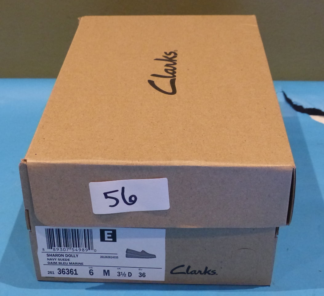 clarks shoes delivery europe