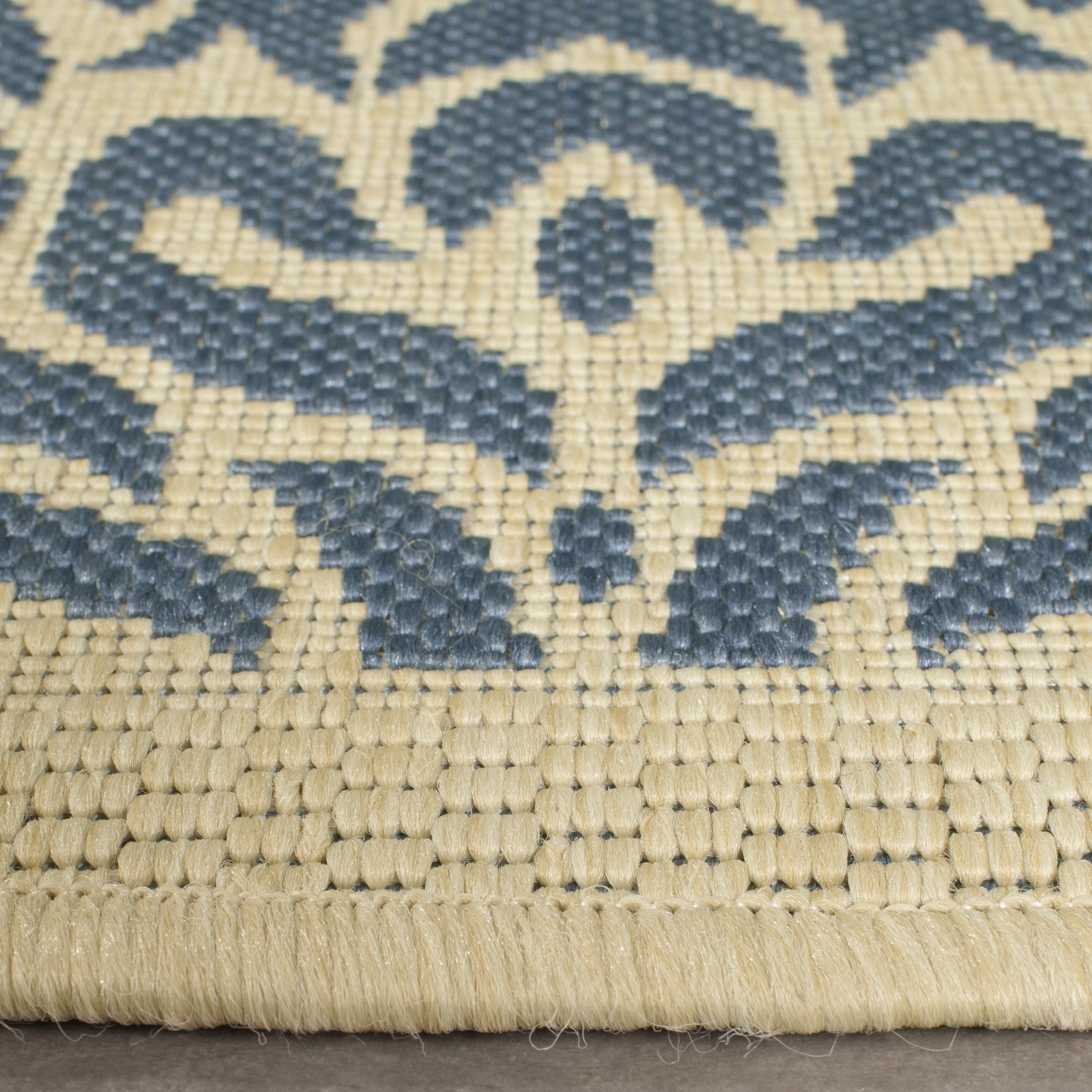 Safavieh Courtyard Jenny Medallion Indoor/Outdoor Area Rug, Natural/Blue, 5'3" x 5'3" Round