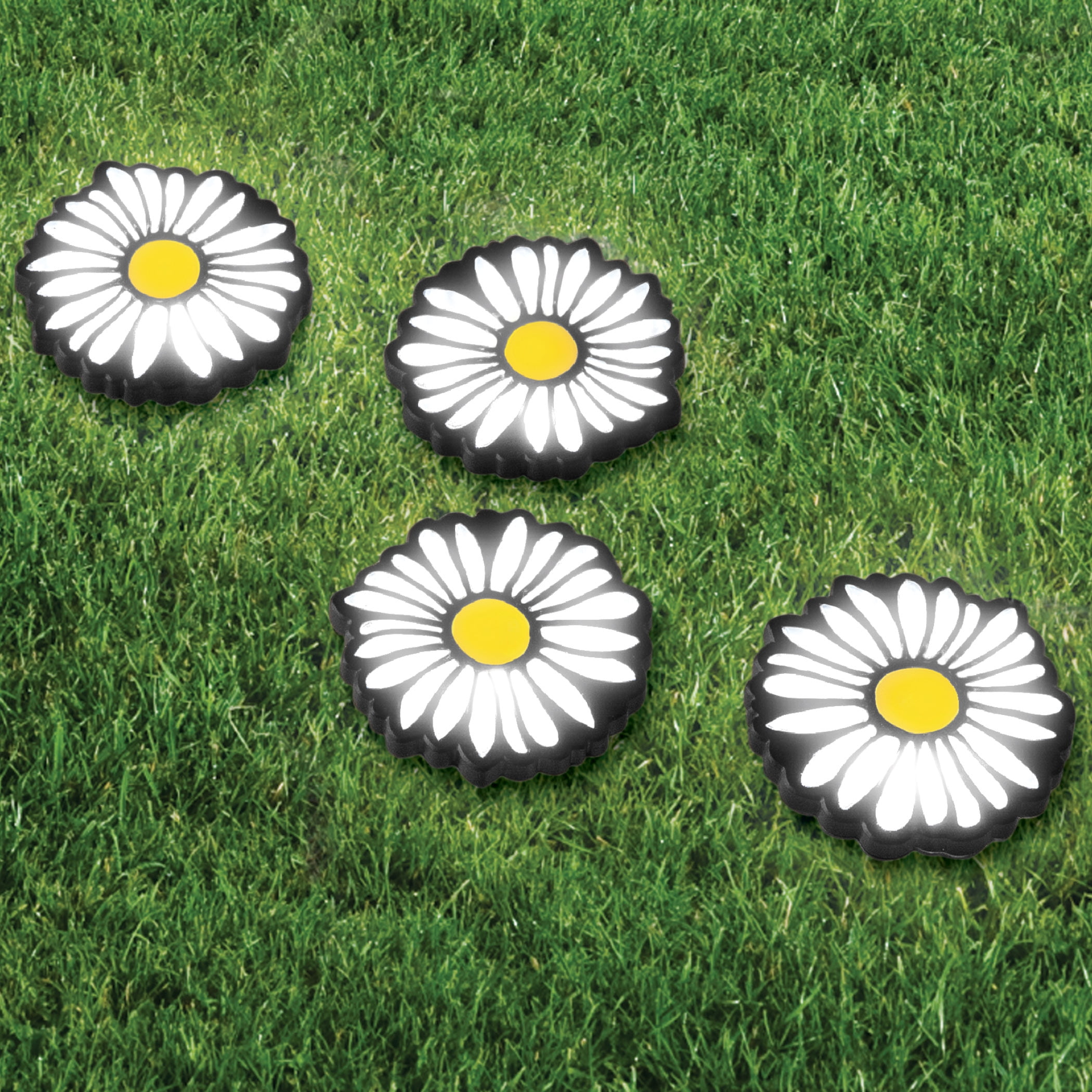 SolarPowered Daisy Lights Automatically Turns on at Night with