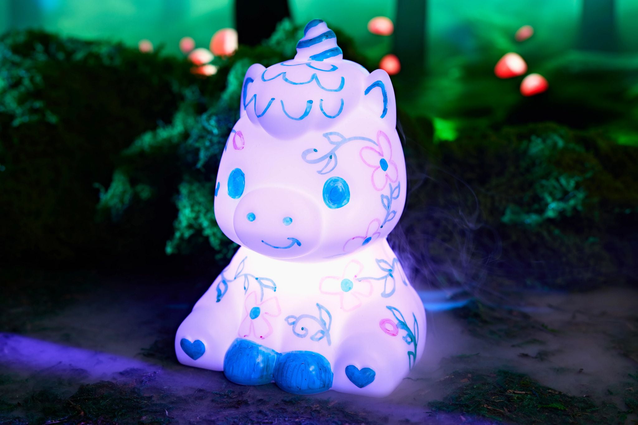 Crayola Light Ups, Unicorn, Reusable Holiday Craft, Glow In The Dark, Unicorn Gift for Kids, Room Decoration Craft, Customizable Toys & Gifts for Kids