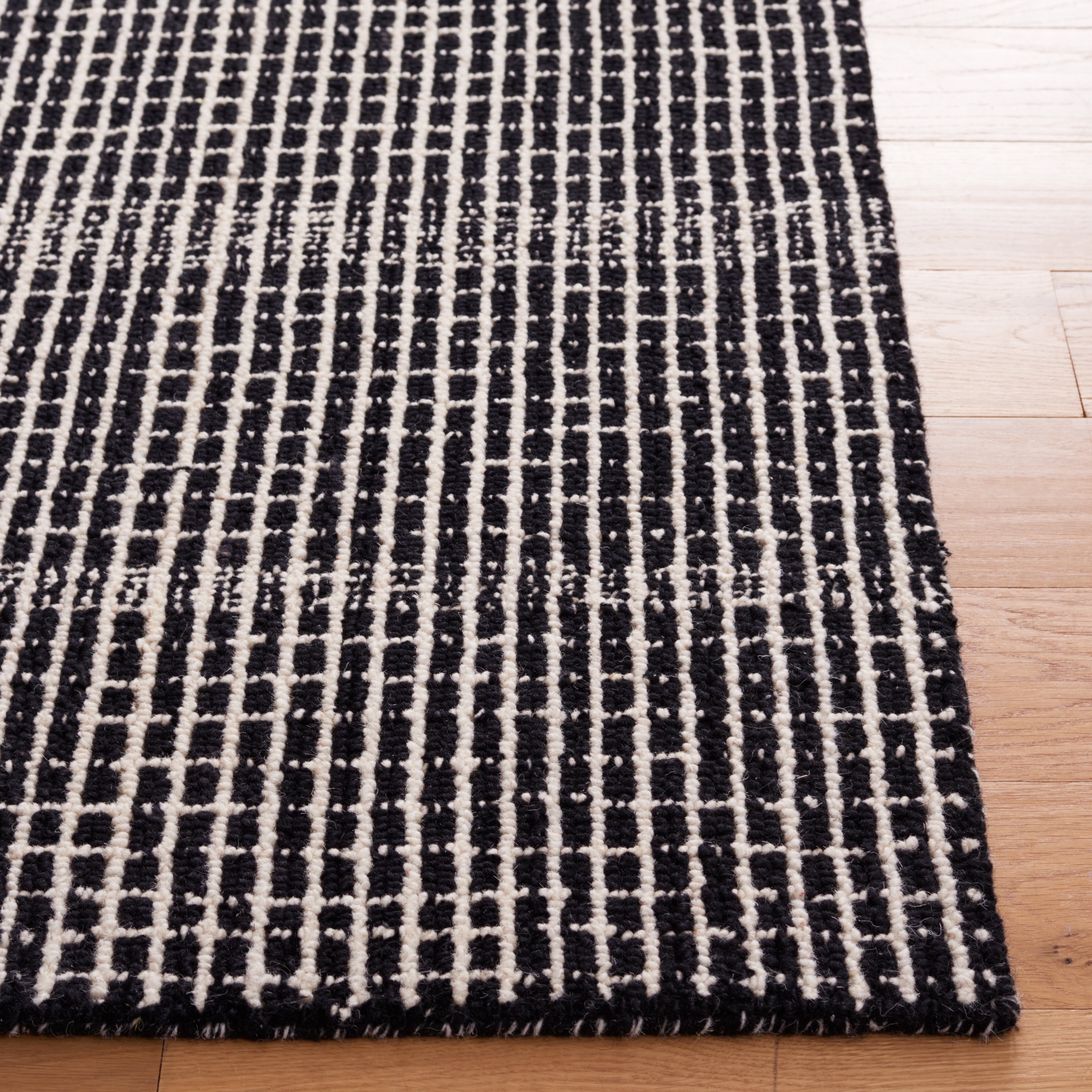 SAFAVIEH Abstract Becky Trellis Runner Rug, Black/Ivory, 2'3" x 10'