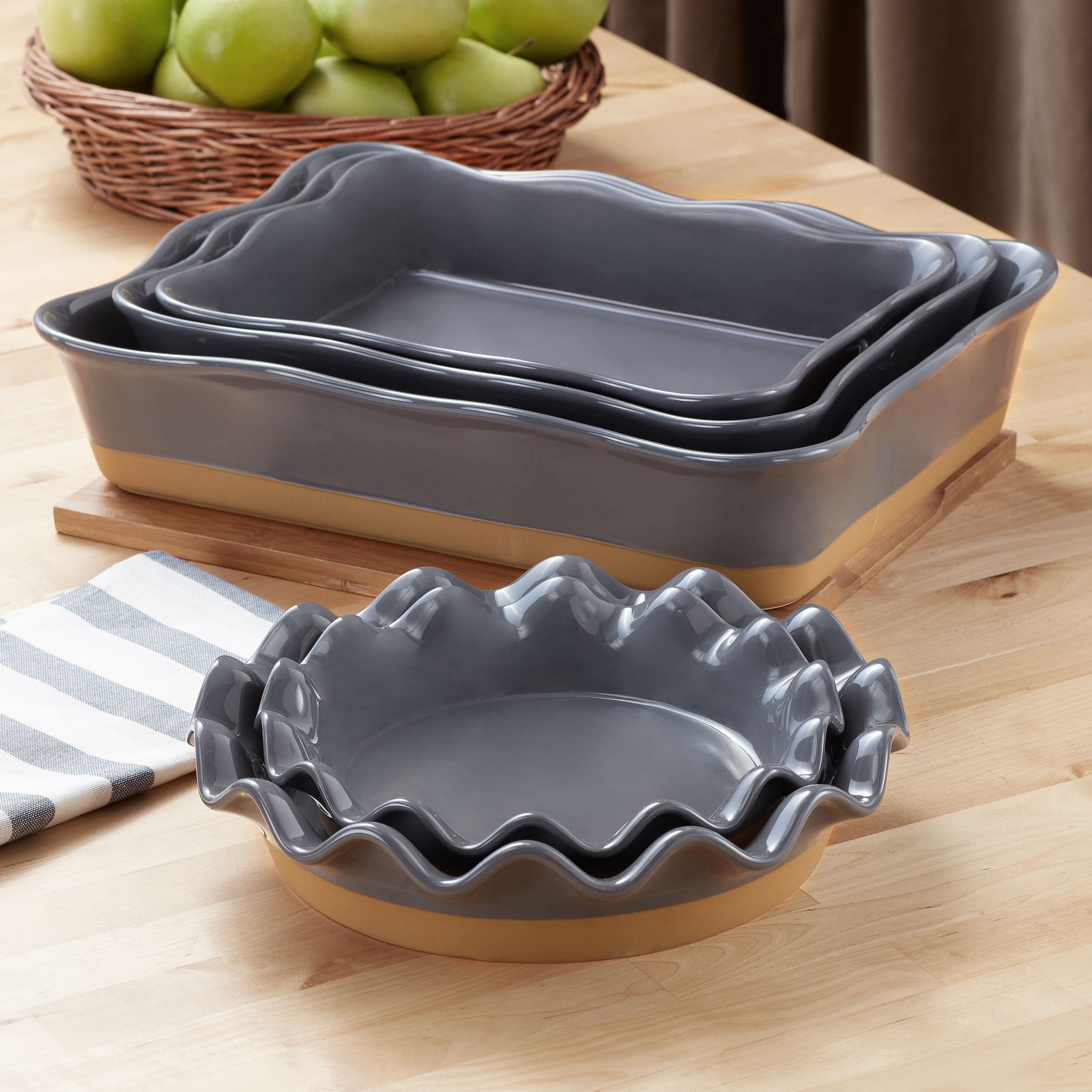 Baking dish for two people with tub. Bundt pan small handmade pottery – Traditions Pottery