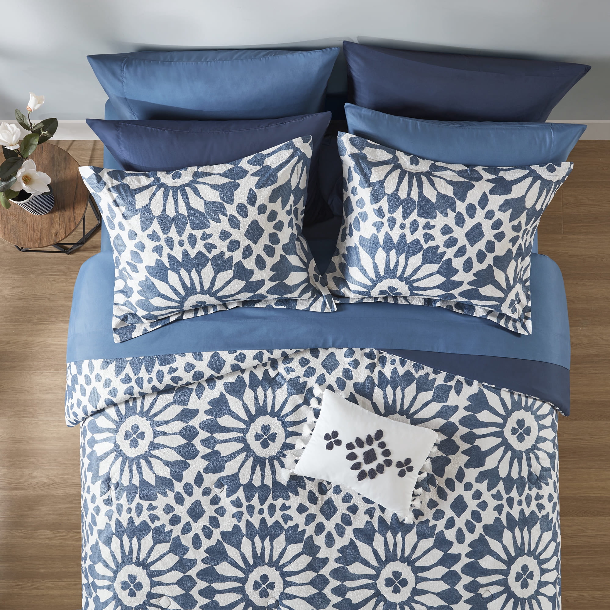 Mainstays All in One Reversible Comforter and Sheet set- 11 Piece, King, Indigo Tile Print