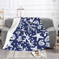 thumbnail image 3 of Manta de franela con diseño de conchas blancas, corales y estrellas de mar en color azul para decoración de dormitorio, sofá cama de 152 x 127 cm, 3 of 8