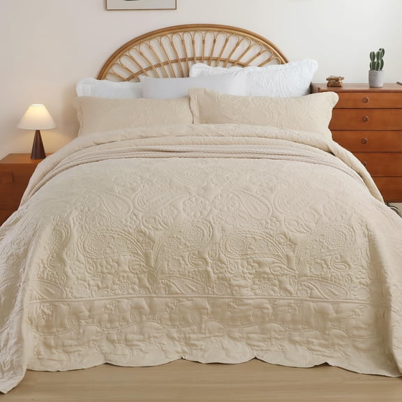 Oversized King Quilt California King Size Lightweight Bedding Set Reversible Bedspread Coverlets for All Seasons 3 Piece (Beige 120"x120")