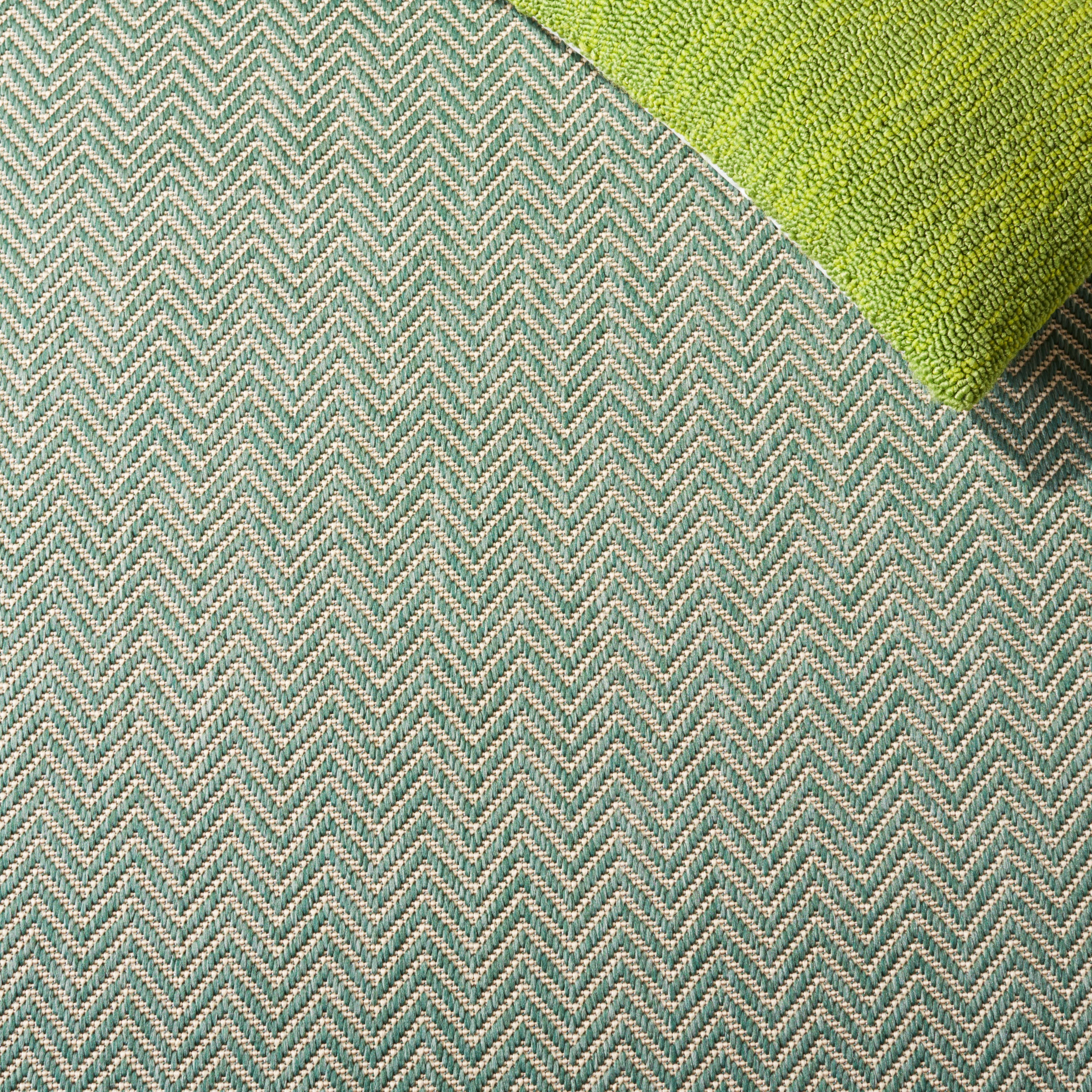 SAFAVIEH Courtyard Blazhe Chevron Indoor/Outdoor Area Rug, Dark Green/Beige, 8' x 10'