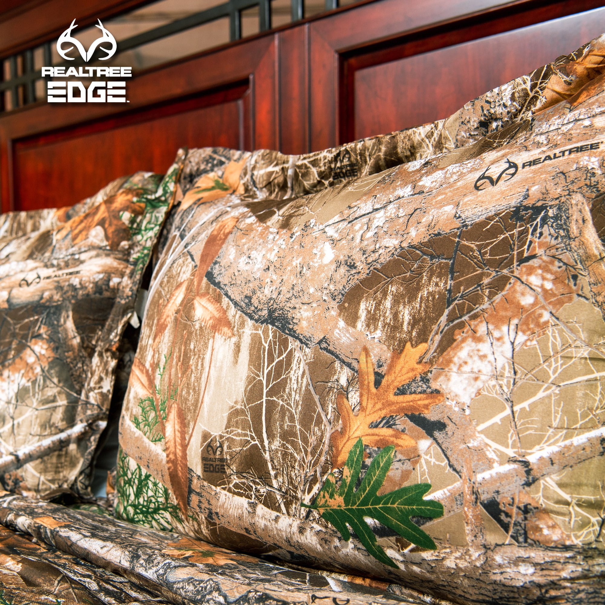 Realtree Edge Twin Bedding Set, Includes Comforter and Shams