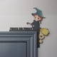 thumbnail image 4 of Decoración de la esquina de la puerta, señal de ángulo de puerta de bruja en escoba de Halloween, señal de esquina de puerta de Halloween probada profesionalmente, 4 of 6