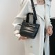 thumbnail image 4 of Bolso Puffer Satchel Ligero Hinchado Con Correa Ajustable para Mujer, 4 of 9