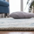 thumbnail image 4 of SAFAVIEH Micro-Loop William Medallion Area Rug, Ivory/Blue, 5' x 5' Round, 4 of 8