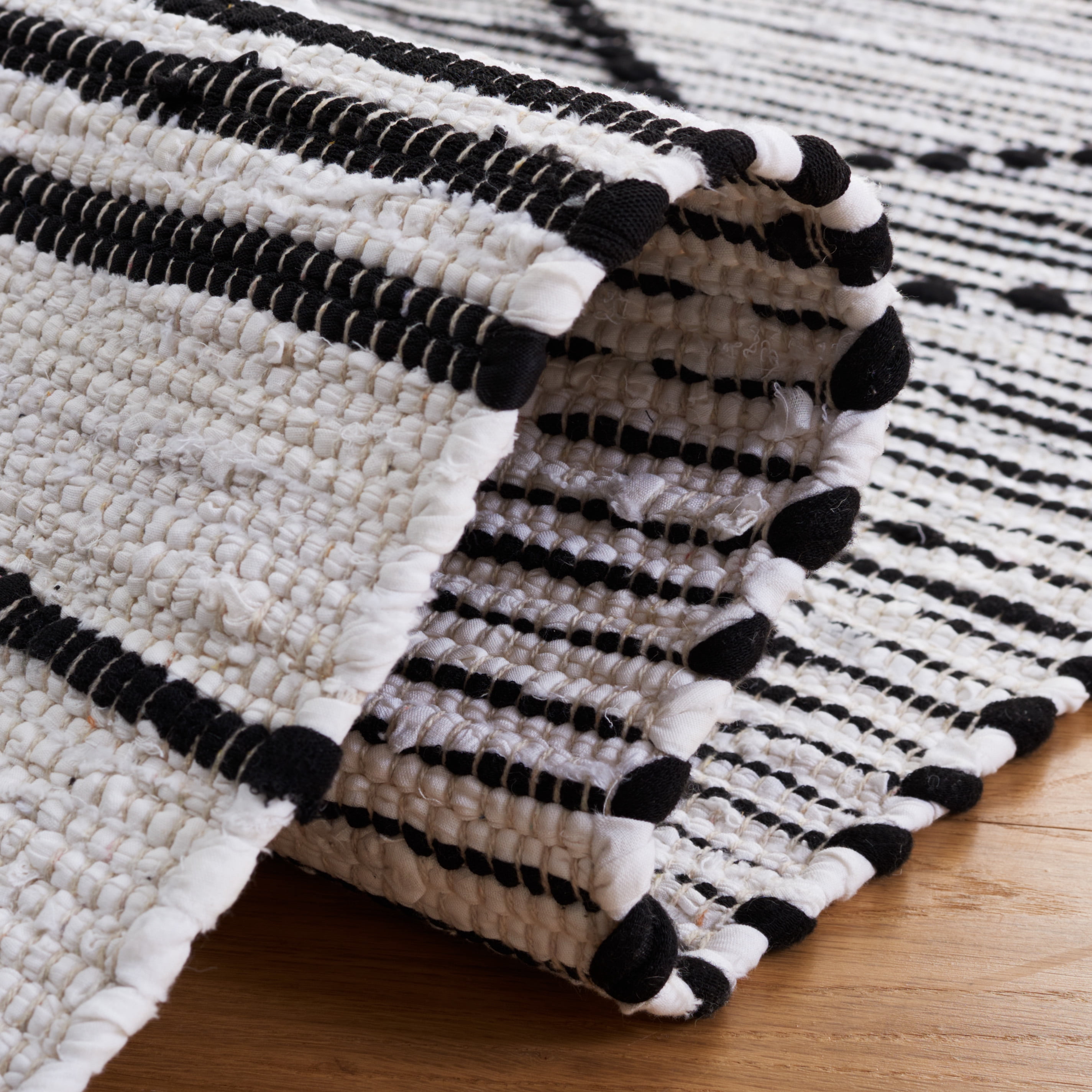 SAFAVIEH Striped Kilim Isaija Striped Cotton Area Rug, Black/Ivory, 8' x 10'