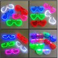thumbnail image 3 of Los vidrios del LED brillan en la oscuridad que destella el plástico encienden para arriba los juguetes de los vidrios a granel 3 baterías reemplazables, 3 of 4