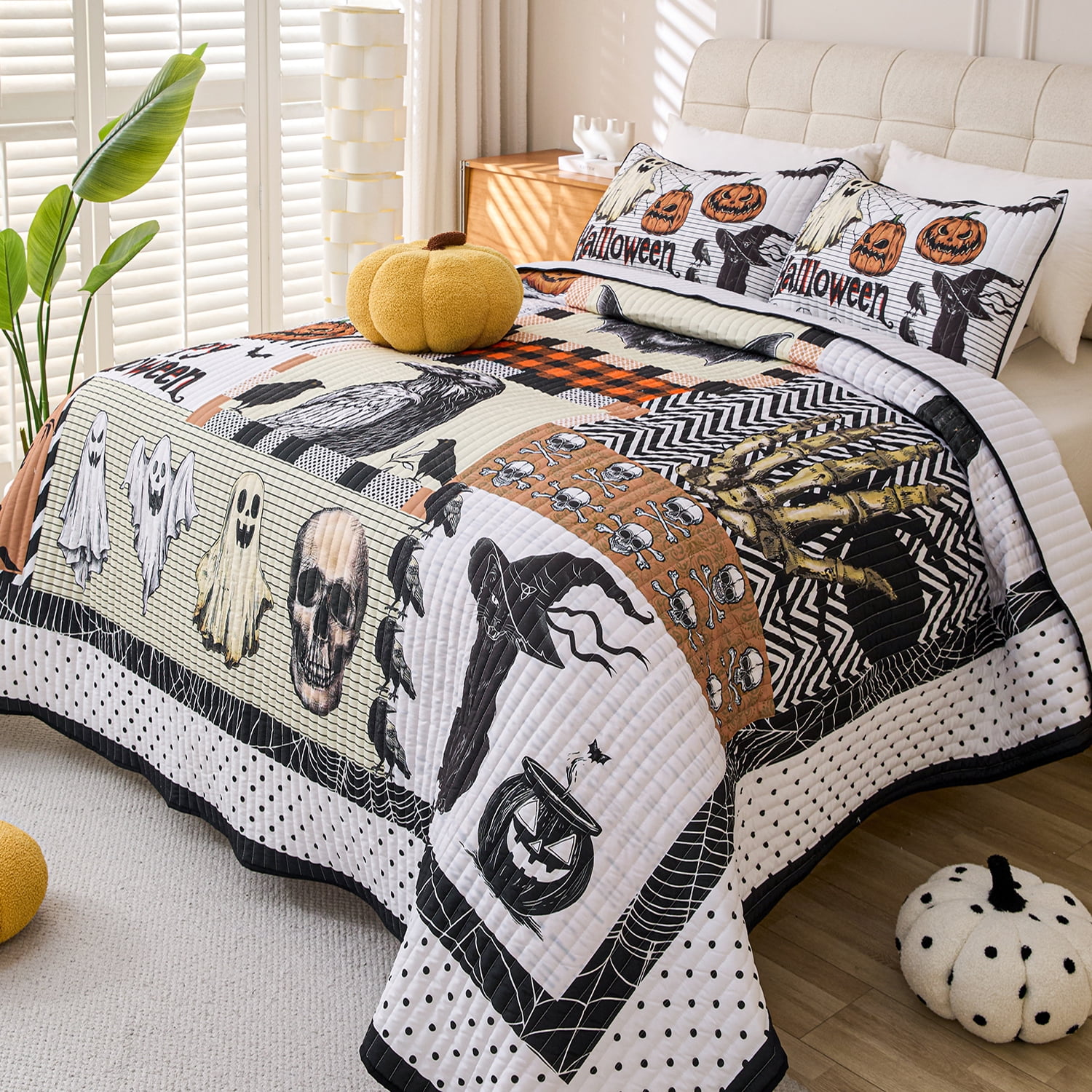 Evenhug Halloween Quilt Set,3-Piece Queen Size Black Cat Pumpkin Bat Spider Halloween Themed Patchwork Bedding Set Reversible Coverlet Set with 2 Pillow Shams