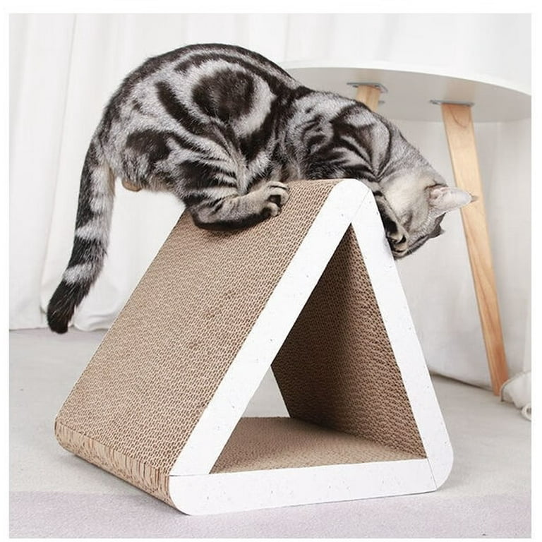 Triangle top scratching post