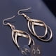 thumbnail image 5 of Jumpingount 1 par de pendientes retorcidos para mujer, pendientes de gota para la oreja de hoja hueca, regalos portátiles para esposa, novia, joyería de Ropa, zapatos y accesorios Miscelánea Oro Jumpingount PS6950-01, 5 of 6