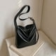 thumbnail image 3 of Bolso bandolera de hombro versátil, de gran capacidad, estilo retro, informal, de lujo, ligero, tendencia de moda, para mujer, 2025, 3 of 5