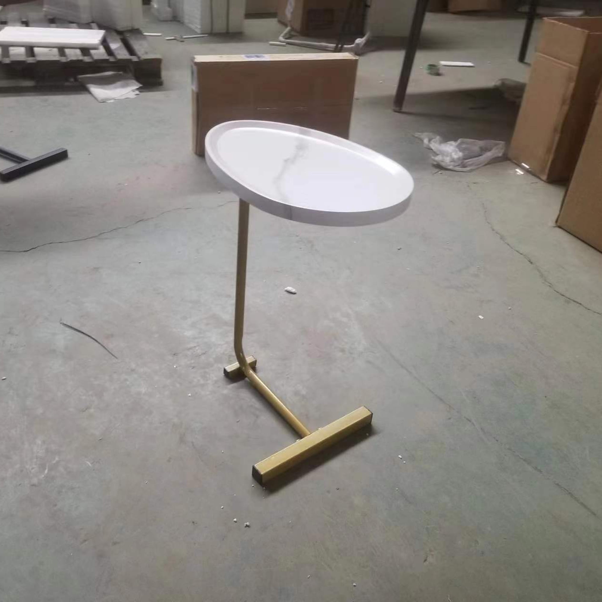 MAYEERTY White C-shaped Side Table, Small Sofa Table for Cough, Bederoom
