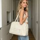 thumbnail image 4 of Bolso bandolera ligero de nailon para mujer – Bolso de hombro impermeable de gran capacidad para desplazamientos, uso casual y diario., 4 of 6