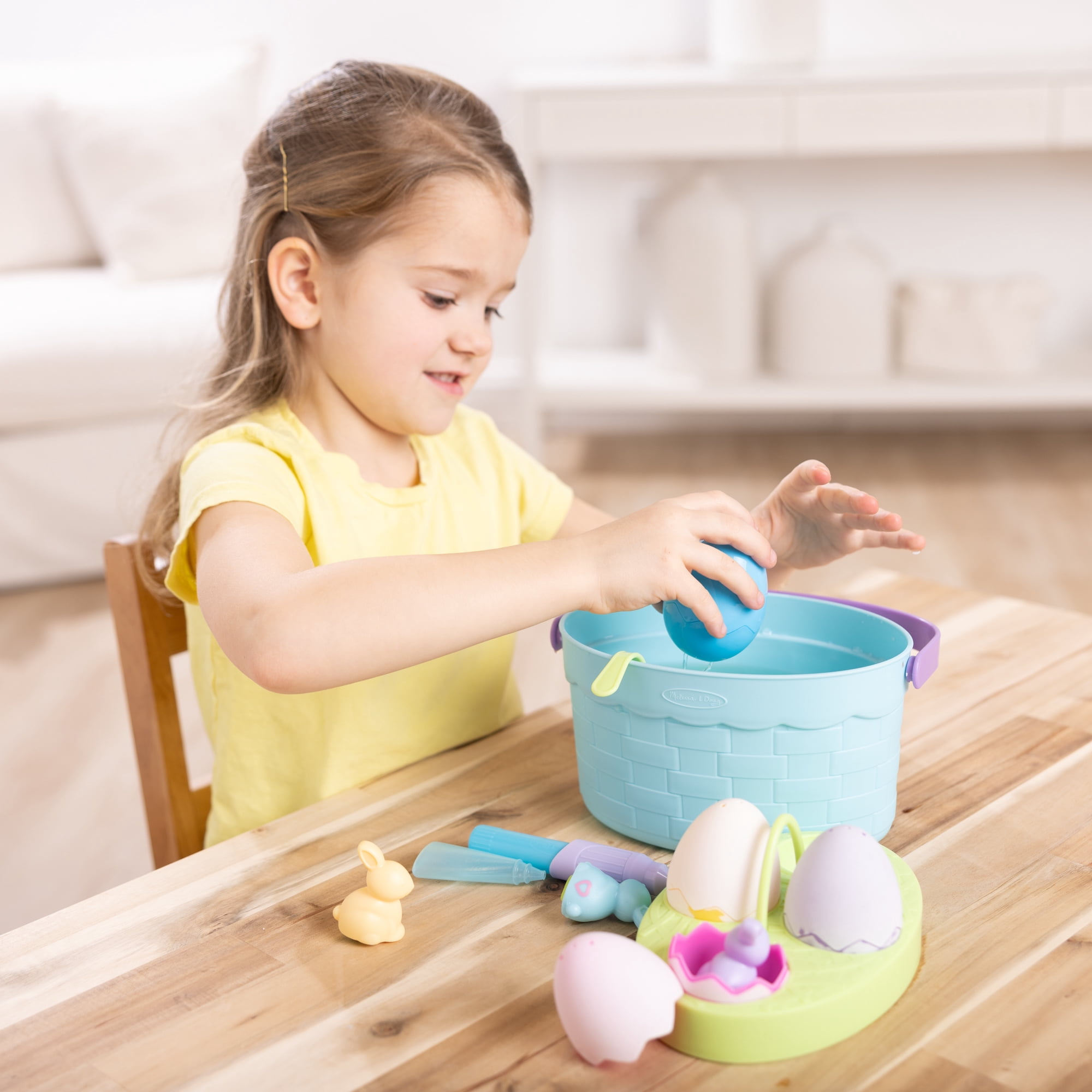 Melissa & Doug Water Wow Egg Decorating Play Set, Reusable Mess-Free Coloring, Easter Eggs Pretend Play Toy for Preschool Kids Ages 3+