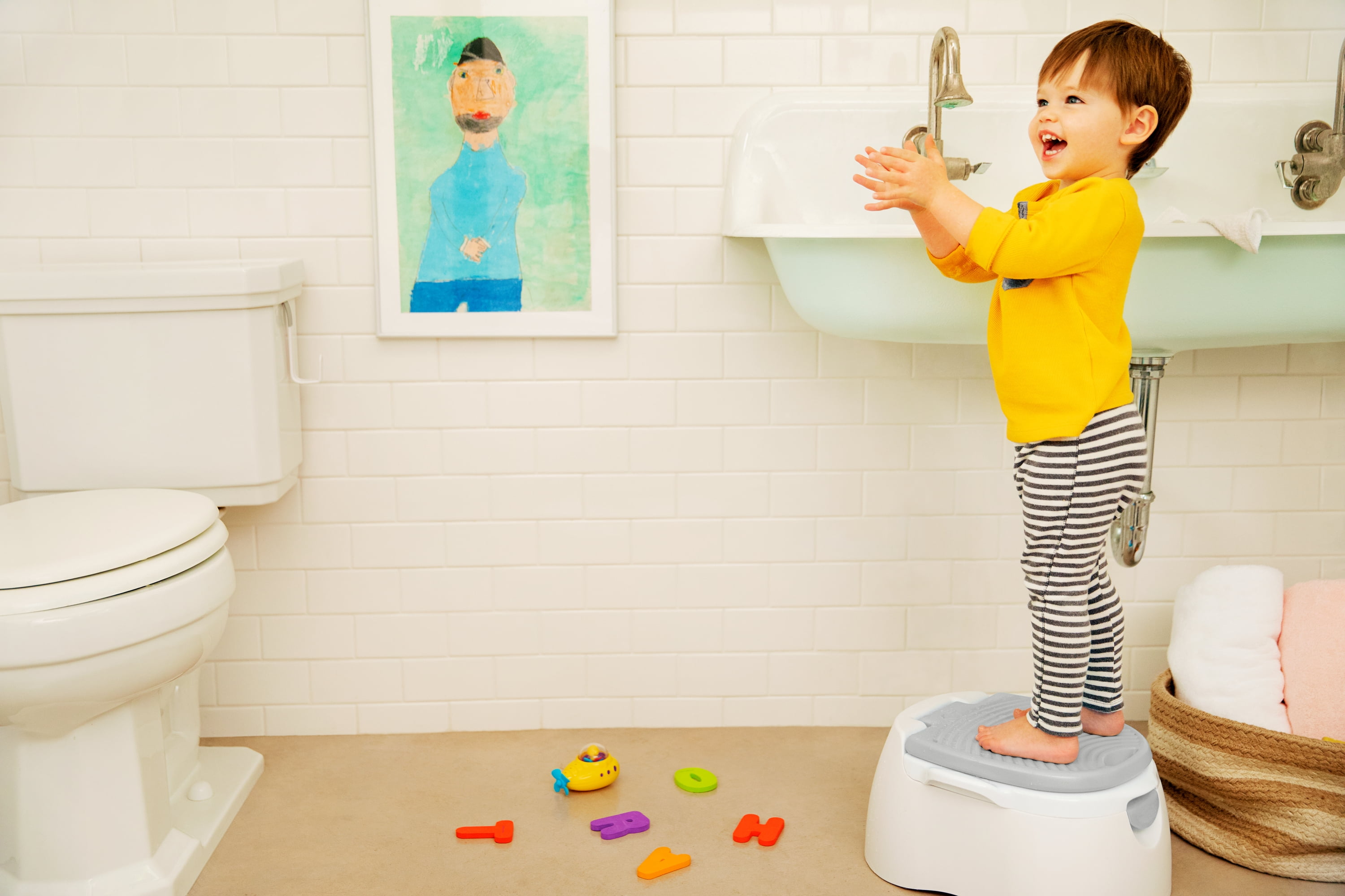 Munchkin Multi-Stage 3-in-1 Toddler Potty Seat, Trainer Ring, and Step Stool, White
