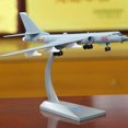 thumbnail image 4 of Modelos de aviones Diecast Plane Metal 6K Bombardero de juguete Modelo de de aire con soporte para niños Niño Cumpleaños Decoración de coleccionable - Magideal Modelos de aviones, 4 of 7
