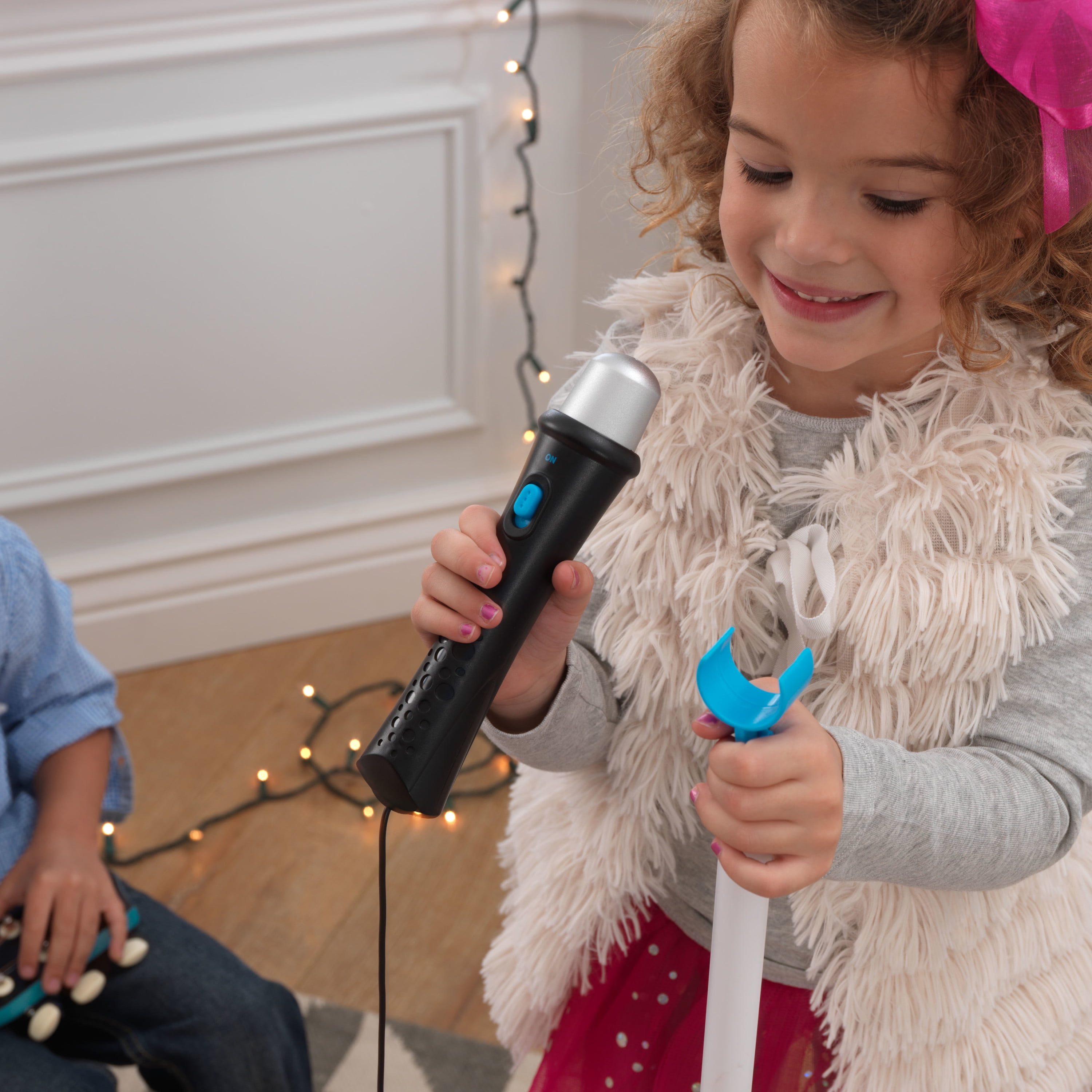 Kidkraft sing along microphone & amp on sale set