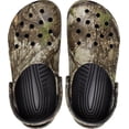 thumbnail image 4 of Zueco Crocs Classic Realtree Unisex Multi APX para 5 hombres/7 mujeres, 4 of 7