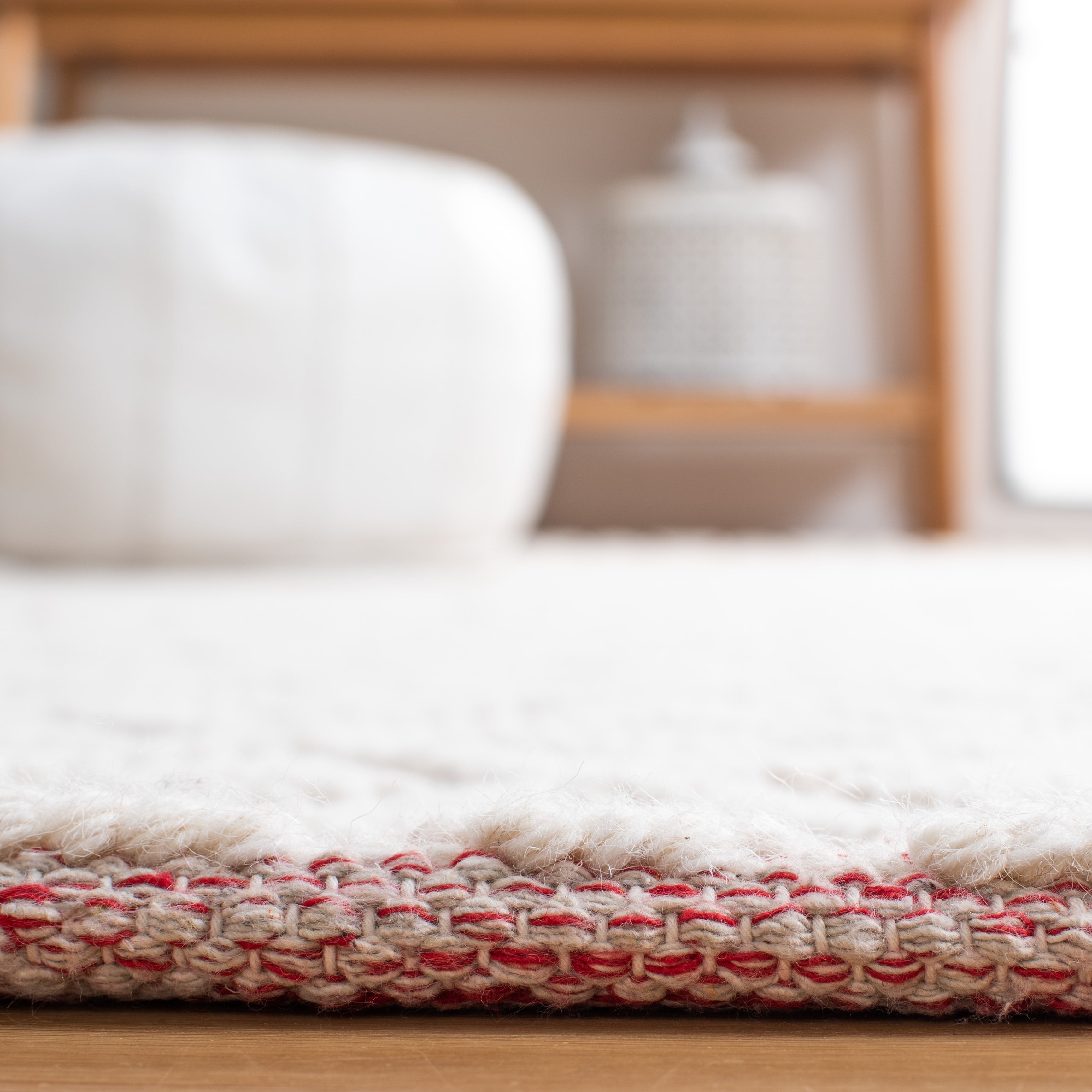 SAFAVIEH Vermont Thurstan Geometric Wool Area Rug, 4' x 6', Ivory/Red