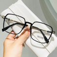 thumbnail image 2 of Gafas cuadradas de bloqueo de luz azul para hombre y mujer, gafas ópticas de gran tamaño, gafas de visión, gafas de computadora de Marco grande, 2 of 4