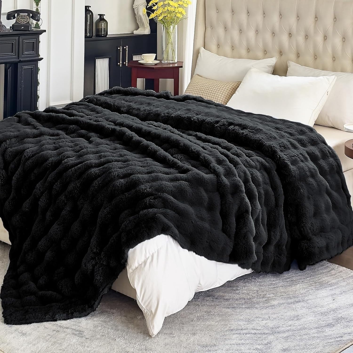Parojati 90*90 Faux Fur Throw Blanket for Queen Size Bed - Extra Soft Fluffy Warm Bubble Design Blanket for Couch, Sofa and Versatile Use for Bedroom, Living Room, Farmhouse, Black