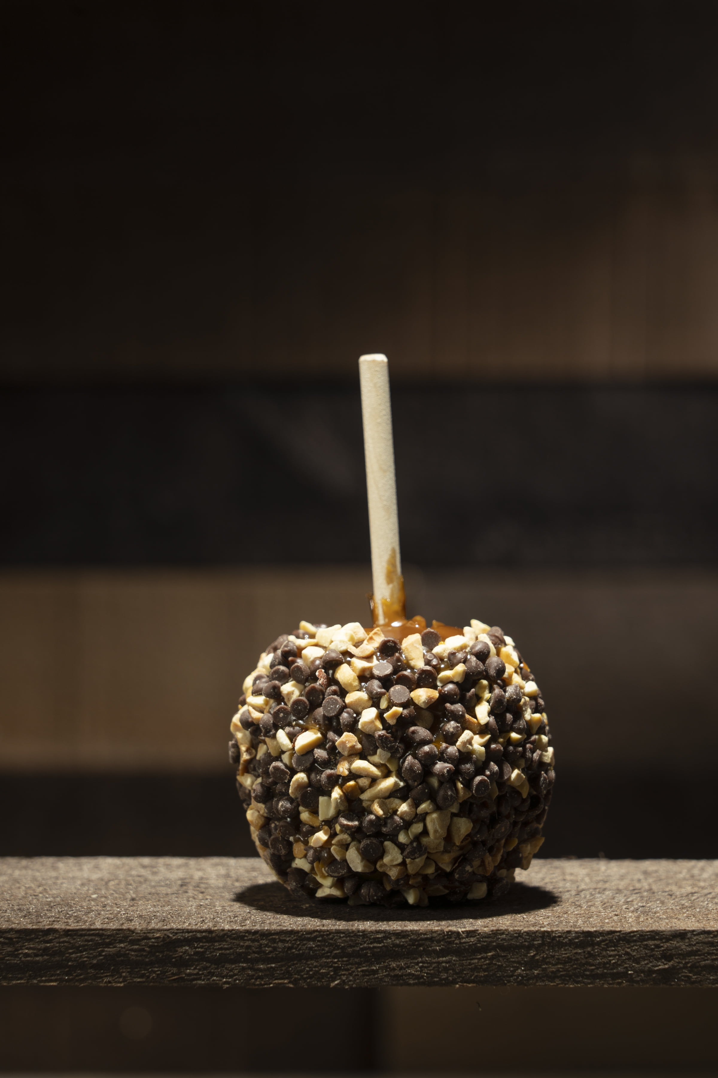 Fresh Caramel Apples with Chocolate Chips, 3 Pack