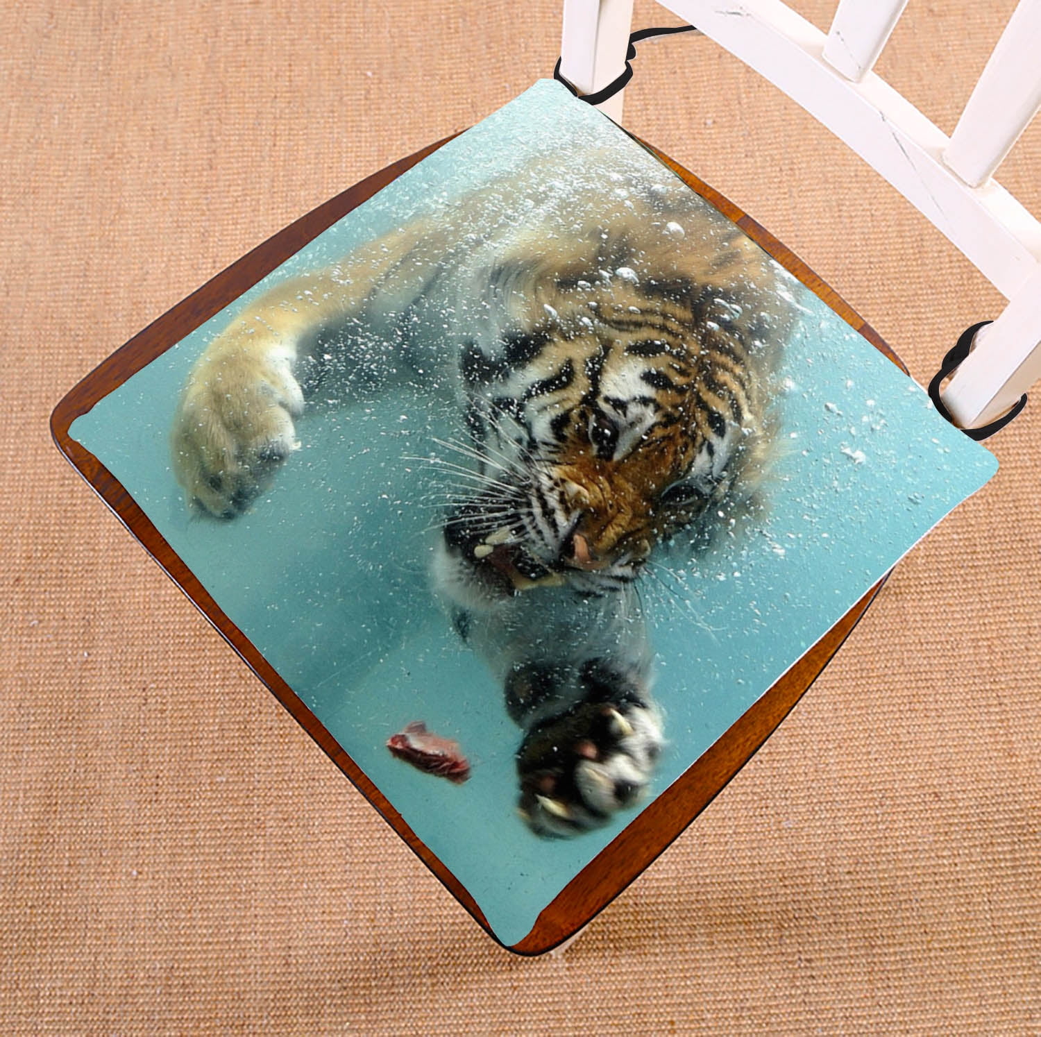 GCKG Fierce King Of Forest Tiger Swimming To A Meat Chair Pad Seat