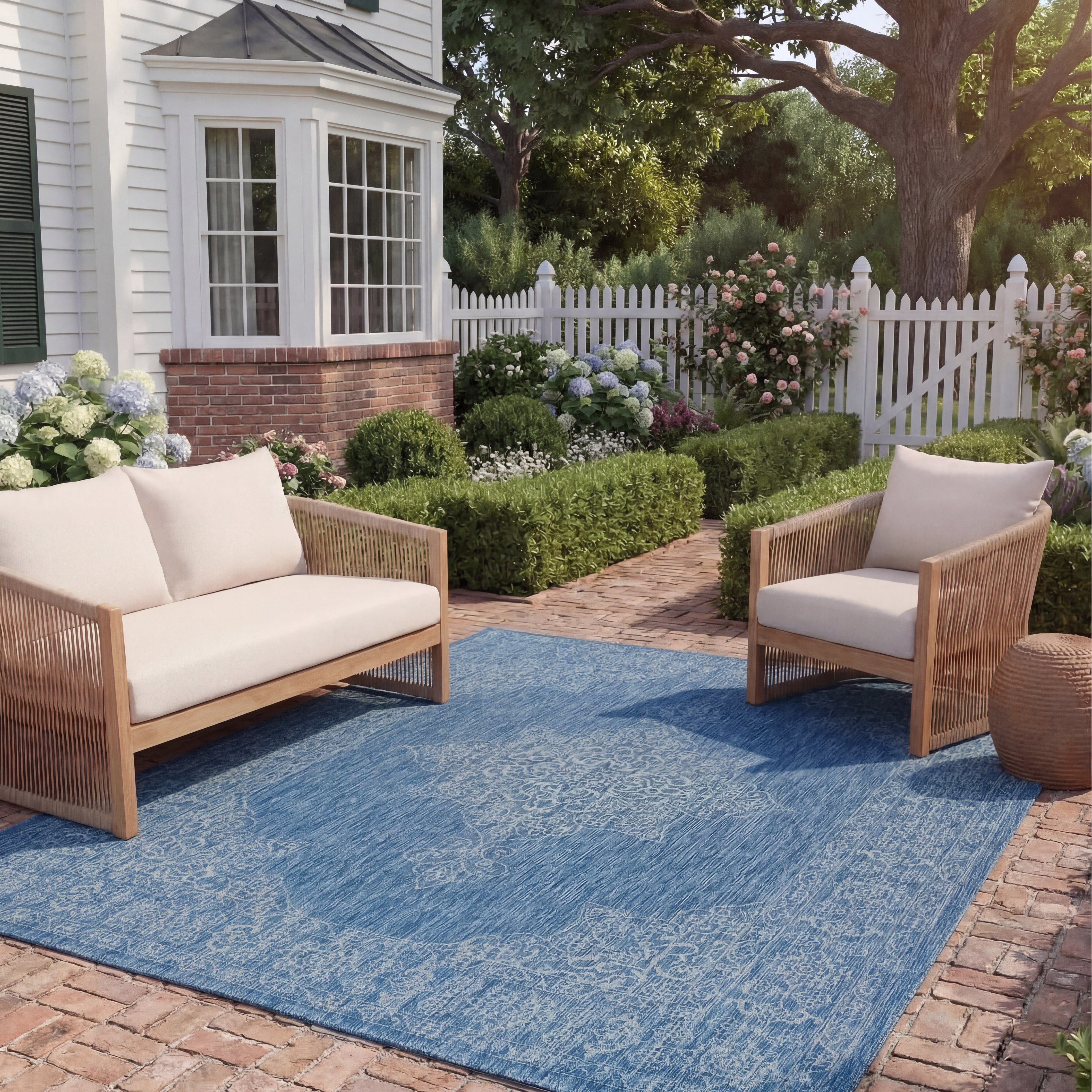 SAFAVIEH Courtyard Delbet Medallion Indoor/Outdoor Area Rug, Navy/Ivory, 6'7" x 6'7" Square