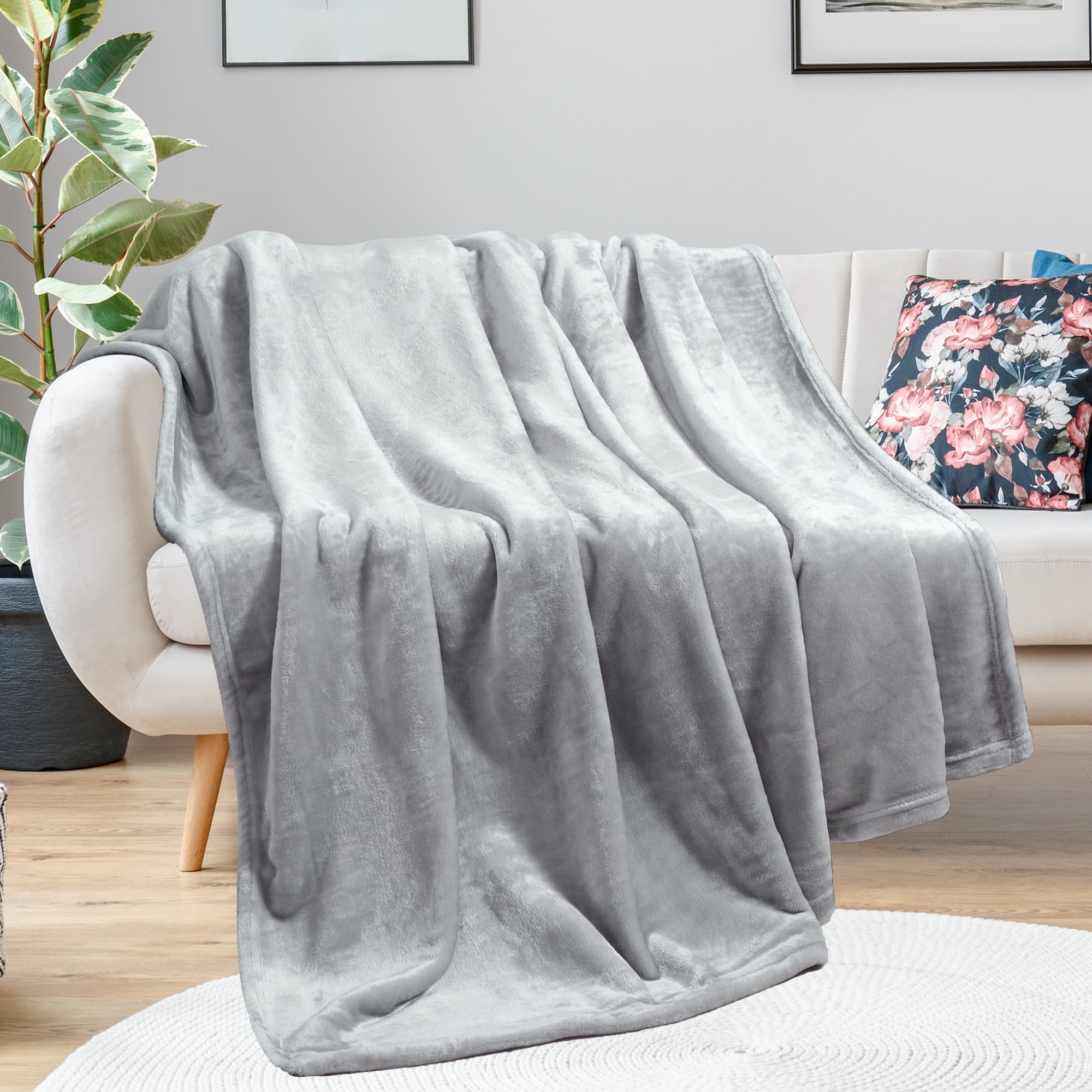 PAVILIA Fleece Blanket Throw | Super Soft, Plush, Luxury Flannel 