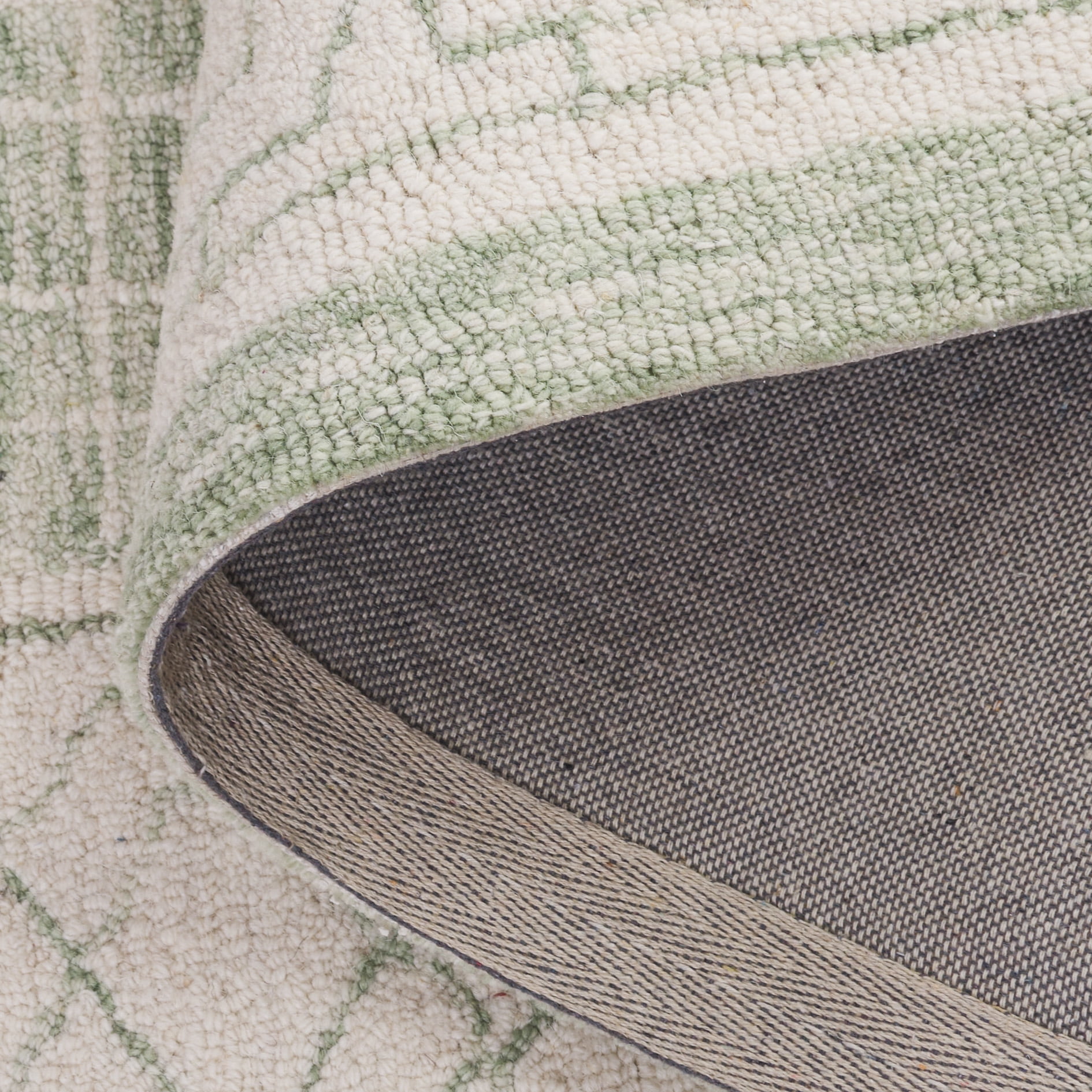 Safavieh Ebony Goddard Bordered Area Rug, Green/Ivory, 6' x 6' Round