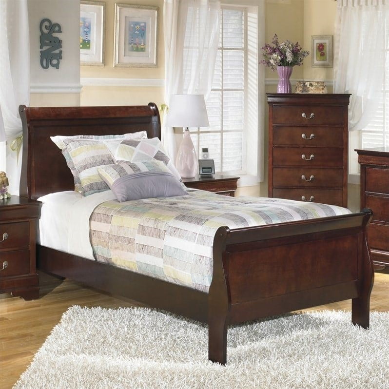 Signature Design By Ashley Furniture Alisdair Sleigh Bed In Warm