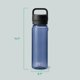 thumbnail image 4 of Botella de agua Yeti Yonder 750 ml con tapa Yonder Chug, color azul marino, 4 of 8